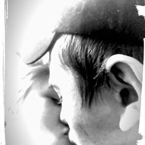 Meet your Posher, Sam an kassi